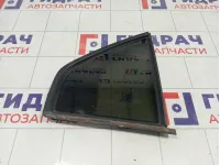 Стекло двери задней правой Ford Mondeo 1303630