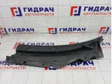 Решетка под лобовое стекло (Жабо) правая Ford Mondeo 1330455