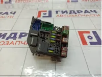 Блок предохранителей Ford Mondeo 1305403