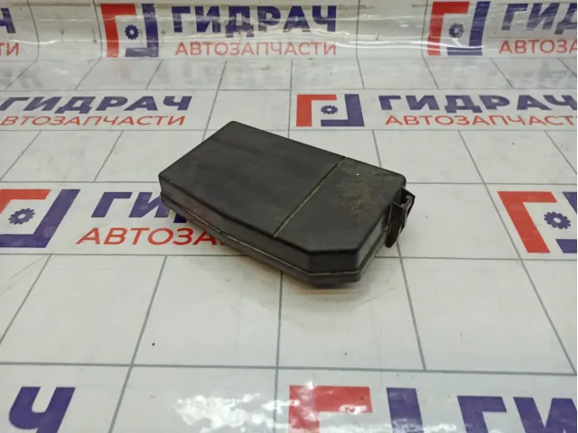 Крышка блока предохранителей Ford Mondeo 1372047