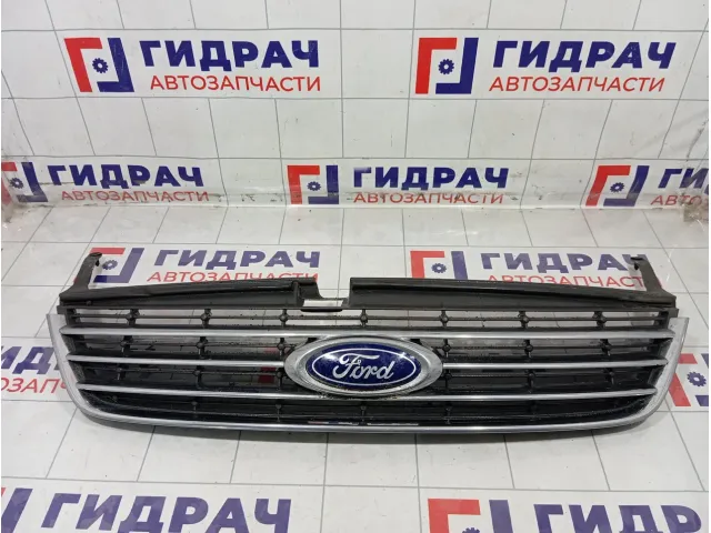 Решетка радиатора Ford Mondeo 1509302