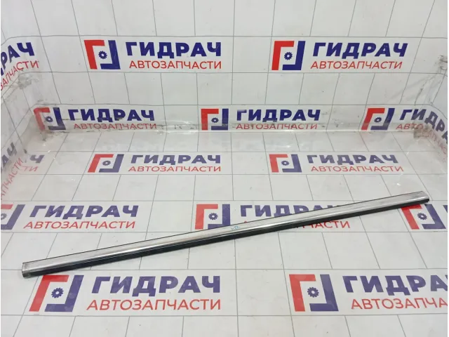 Накладка стекла переднего правого Ford Mondeo 1786391