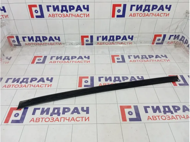 Уплотнитель стекла переднего левого Ford Mondeo 1486610