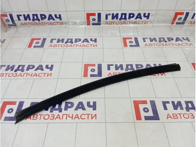 Уплотнитель стекла заднего левого Ford Mondeo 1486617