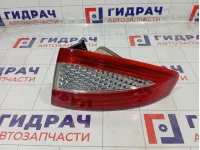 Фонарь задний наружный правый Ford Mondeo 1523732