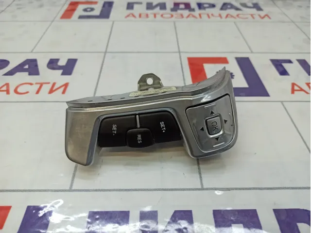 Блок кнопок в рулевое колесо правый Ford Mondeo 1481786