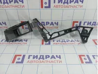 Направляющая заднего бампера правая Ford Mondeo 4 (BD) 1717539