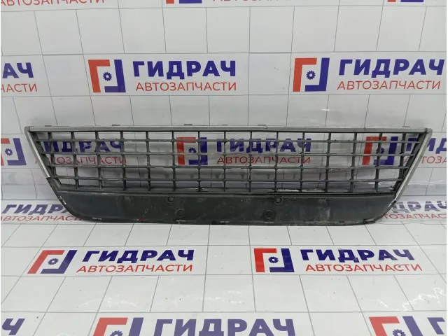 Решетка бампера центральная Ford Mondeo 7S7117B968E