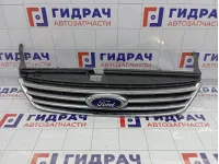 Решетка радиатора Ford Mondeo 1509301