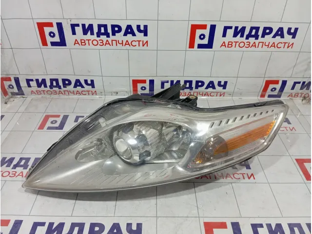 Фара левая Ford Mondeo 1811625