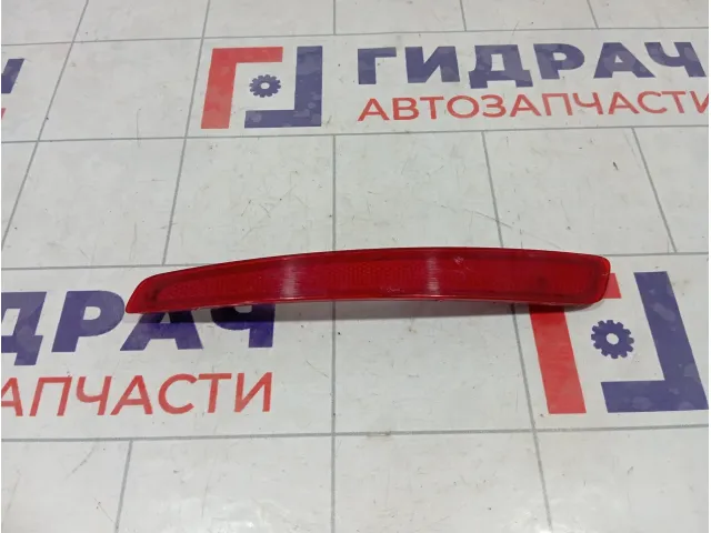 Отражатель в бампер задний левый Ford Mondeo 1704573