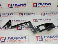 Направляющая бампера задняя правая Ford Mondeo 1717539
