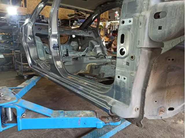Порог со стойкой правый Ford Mondeo