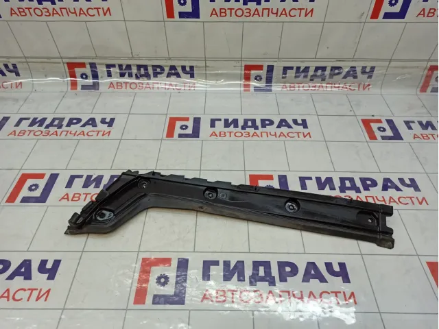 Кронштейн накладки крышки багажника правый Ford Mondeo 1733395