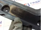 Кронштейн накладки крышки багажника правый Ford Mondeo 1733395