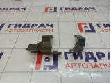 Петли двери передней левой Ford Mondeo