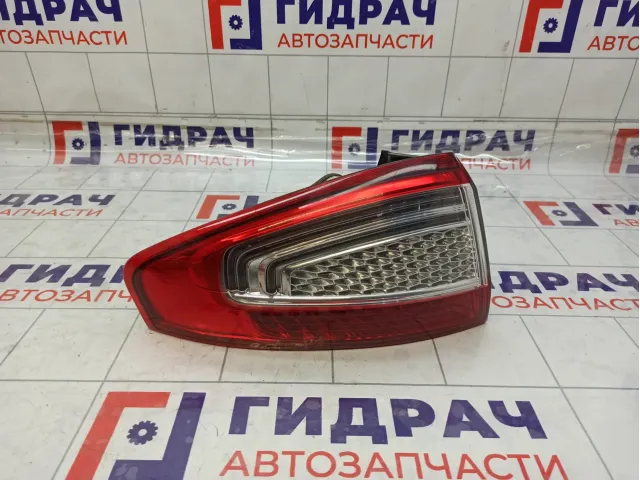 Фонарь задний наружный левый Ford Mondeo 1767498