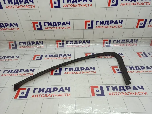 Накладка двери передней правой Ford Mondeo 1509345