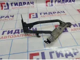 Петля крышки багажника левая Ford Mondeo (BD) 1508076