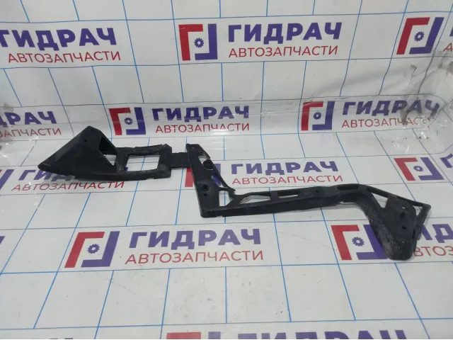 Направляющая заднего бампера левая Ford Mondeo (BD) 1717540
