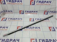 Накладка стекла переднего правого Ford Mondeo (BD) 1742006
