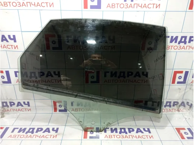 Стекло двери задней правой Ford Mondeo (BD) 1461650