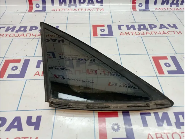 Стекло кузовное глухое левое Ford Mondeo (BD) 1691355