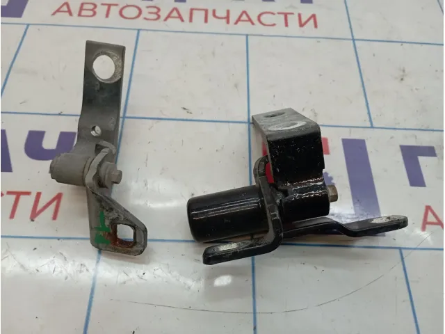 Петли двери передней левой Ford Mondeo (BD) 1736431