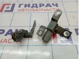 Петли двери передней левой Ford Mondeo (BD) 1736431