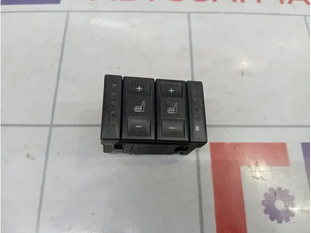 Кнопка обогрева сидений Ford Mondeo 3 (B4Y) 1372725