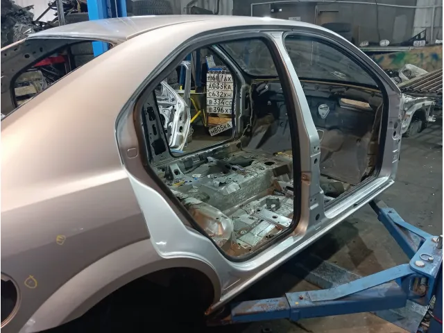 Порог со стойкой правый Ford Mondeo 3 (B4Y) 1357839