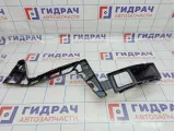 Направляющая заднего бампера правая Ford Mondeo 4 (BD) 1717539