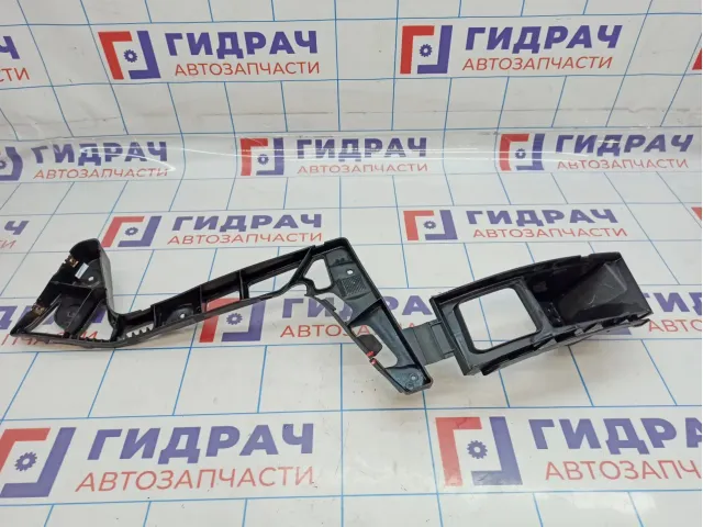 Направляющая заднего бампера правая Ford Mondeo 4 (BD) 1717539