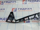 Направляющая заднего бампера правая Ford Mondeo 4 (BD) 1717539