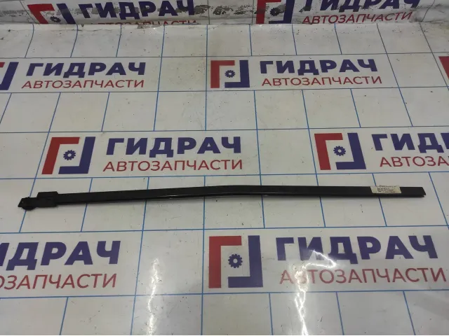 Направляющая шторки передняя правая Ford S-MAX 1452428