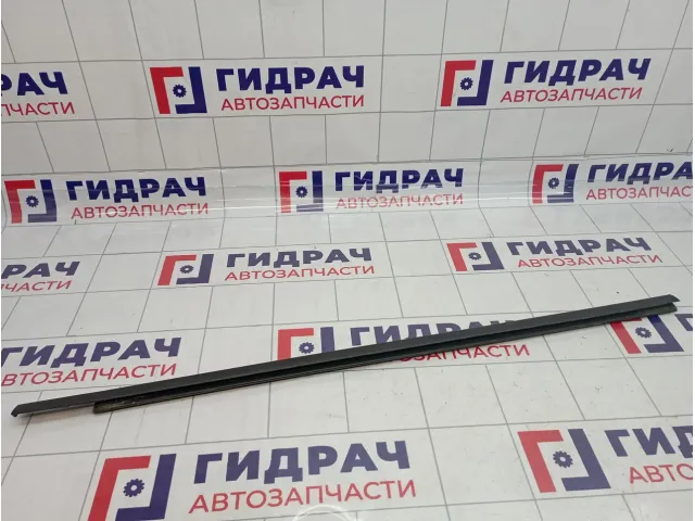 Накладка стекла заднего левого Ford S-MAX 1676481