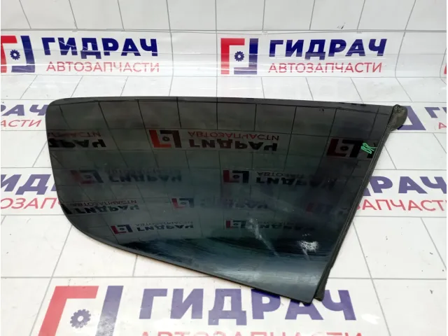 Стекло кузовное глухое заднее правое Ford S-MAX 1673346