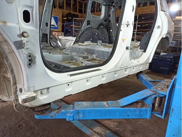 Порог со стойкой левый GAC GS8