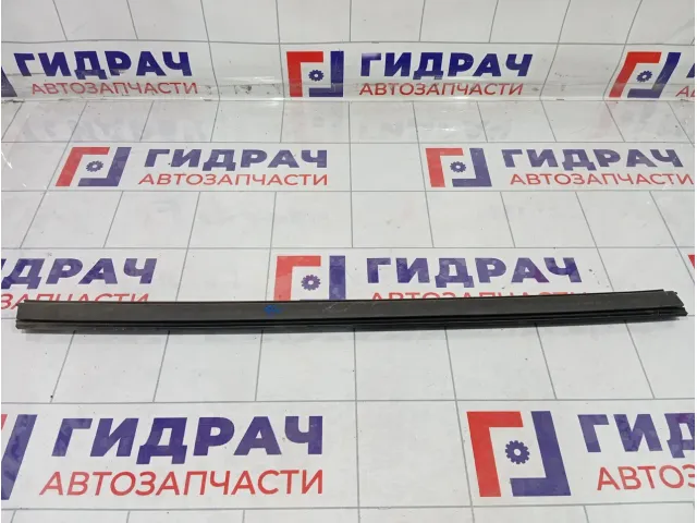 Уплотнитель стекла задний левый GAZ Volga Siber 04814637AG