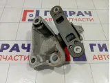 Опора двигателя левая Geely Atlas 1077013600