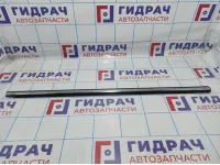 Накладка стекла переднего правого Geely Emgrand EC 7 1068002069.