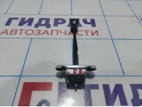 Ограничитель двери передний правый Geely Emgrand EC 7 1068002037.
