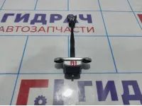 Ограничитель двери задний левый Geely Emgrand EC 7 1068002104.