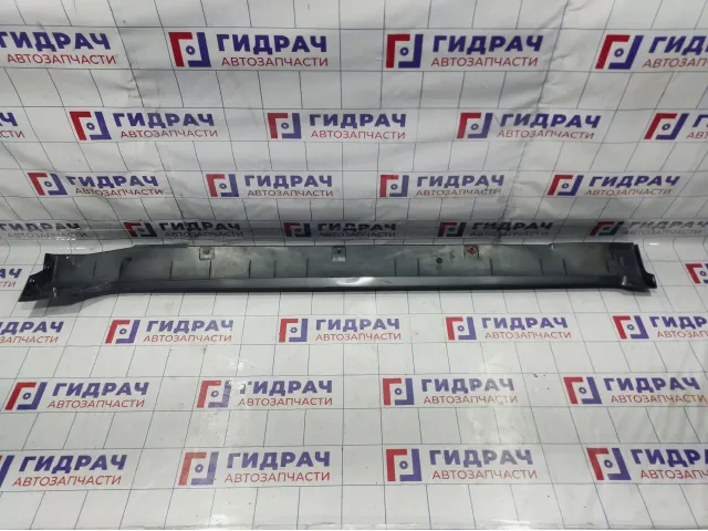 Накладка на порог наружная левая Geely Emgrand EC 7 1068001640. Дефект.