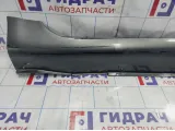 Накладка на порог наружная левая Geely Emgrand EC 7 1068001640. Дефект.