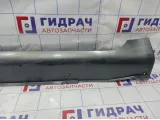 Накладка на порог наружная правая Geely Emgrand EC 7 1068001642. Дефект.