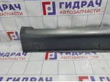 Накладка на порог наружная правая Geely Emgrand EC 7 1068001642. Дефект.