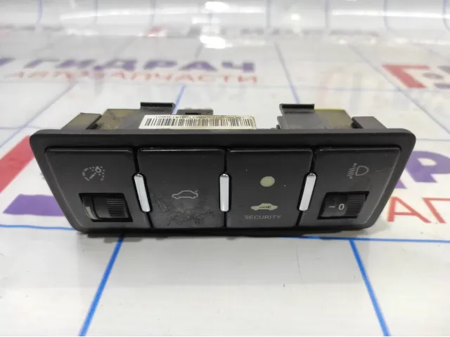 Накладка на торпедо Geely Emgrand EC 7 106700107200669. С кнопками.
