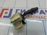 Переключатель поворотов подрулевой Geely Emgrand EC 7 1017000657. Потертости.