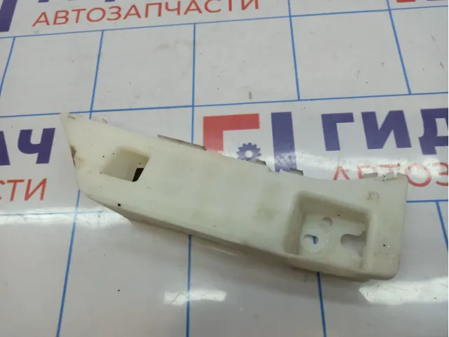 Кронштейн крепления бампера правый Geely Emgrand EC 7 1068001656.